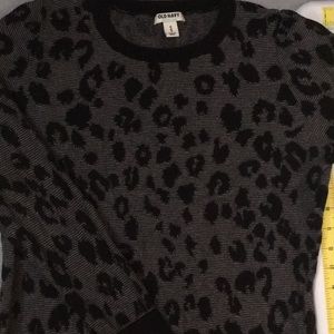 ON black & white long sleeve sweater, size M. EUC
